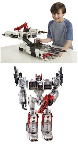 Transformers Generations Titan Class Metroplex with Autobot Scamper Figure Review